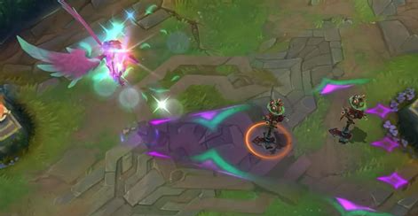 英雄联盟手游霞开局学什么技能